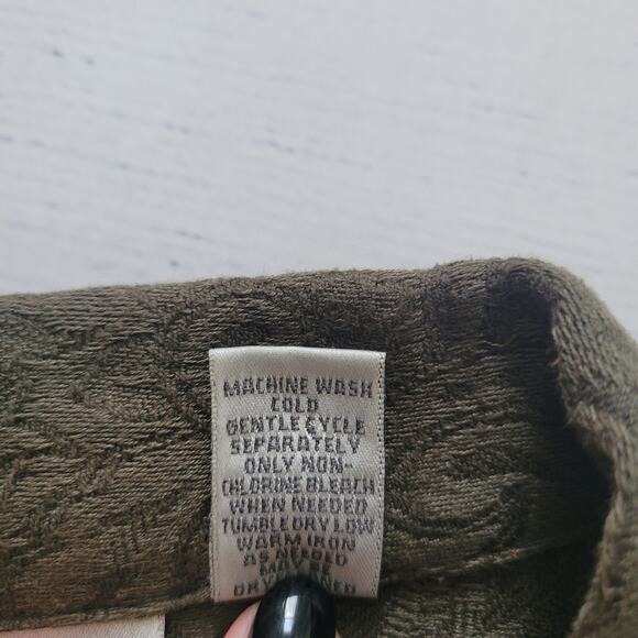 Chico's Size 1 US M Scroll Embossed Pattern Open Front Blazer Jacket Olive Green - Picture 9 of 10